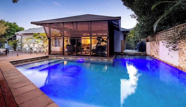 The Mudjimba Beach House - 150m to the beach