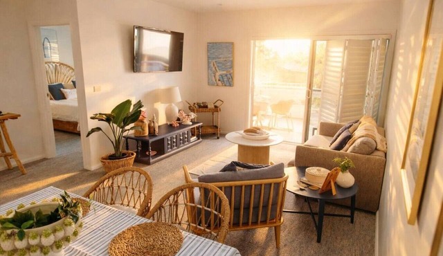 The Oaks Pacific Blue 1 Bedroom Apartment