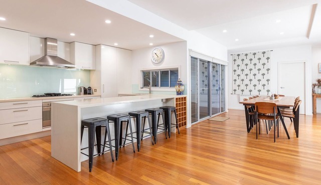 The Palms- situated across the road from the Booti Booti National Park and Elizabeth Beach