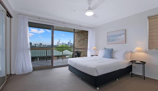The Poolside Perch - A Breezy Balcony Gem in Brisbane