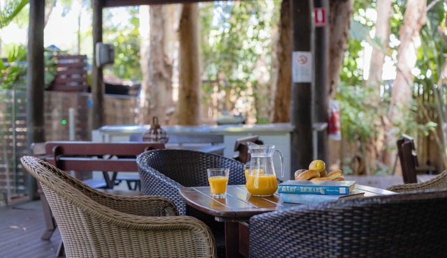 The Reef Retreat Palm Cove Apartments- 2 minutes to the Beach