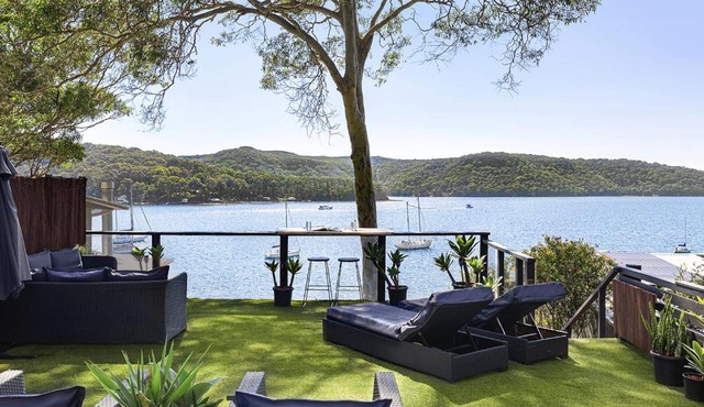 The Sea Shanty - on Pittwater - Fishermans Cottage - Private Jetty and Beach