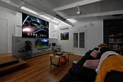 The Smart Retreat-Voice control smart house spa bath cinema