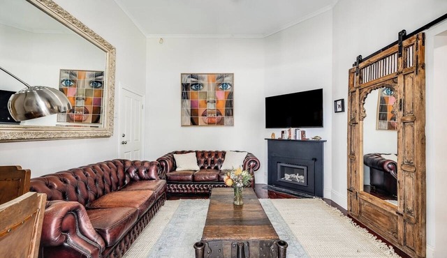 ‘The Stables’ Historic luxurious beach side stay in Grange