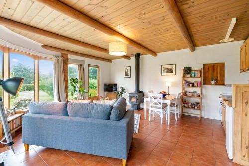 The Studio - A picturesque couples cottage at Herons Rise Vineyard