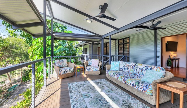 The Treehouse | Big Balcony | 3Bd, 2 Bth with Spa