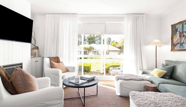 The Waratah Cottage