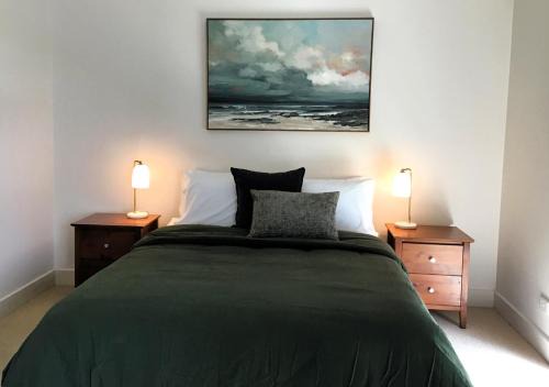 THE WATERFRONT APARTMENTS 1 Bedroom Executive Apartment with Courtyard Views located on the Geelong Waterfront - 4401