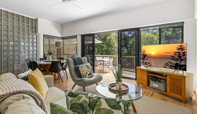 Three Bedroom Apartment Apt 6 in Sunshine Coast