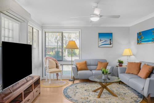 Three bedroom house in Gosford,close to M1, Brisbane Water, Stadium