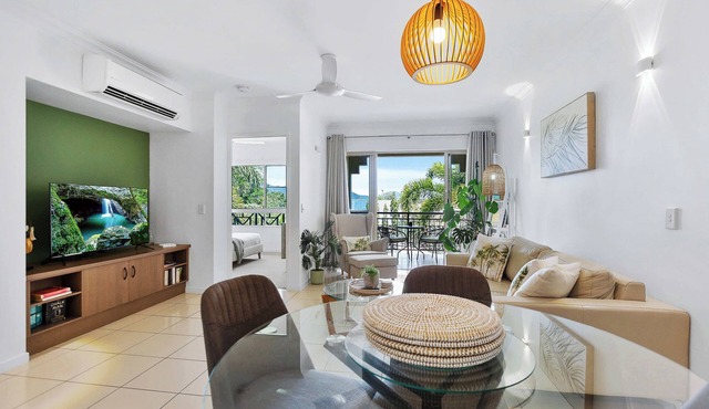 Top-Floor Apartment: 9 Pools, Gym & BBQ Oasis