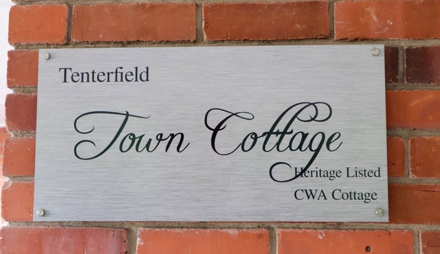 Towncottage Tenterfield Stay with Scenic Views