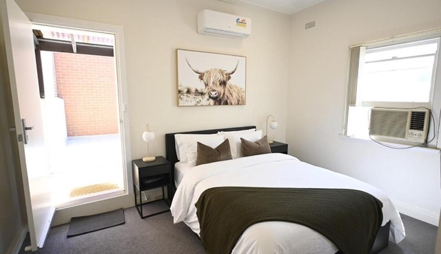 Townhouse in Glen Iris in Glen Iris