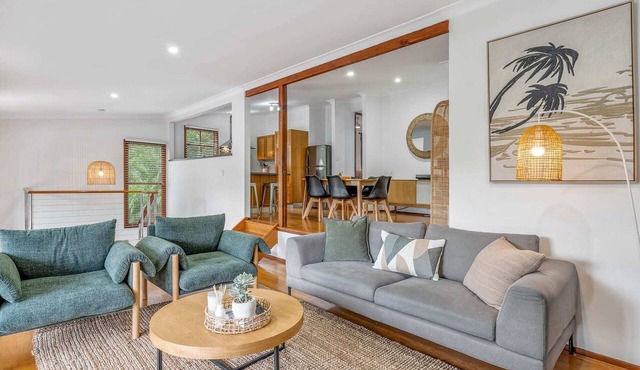 Treetop Spring Retreat | Terrigal, Sleeps 8 in Terrigal