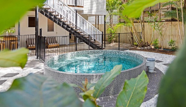 Tropical Koru Cottage - Private Pool - BBQ in Cairns North