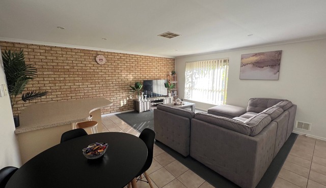 Tupper Retreat - Modern 3 Bedroom 2 bathroom home with ALL amenities! in Boulder