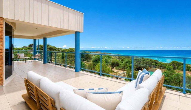 Ultimate Ocean Views - Pet Friendly sleeps 20 in Jan Juc