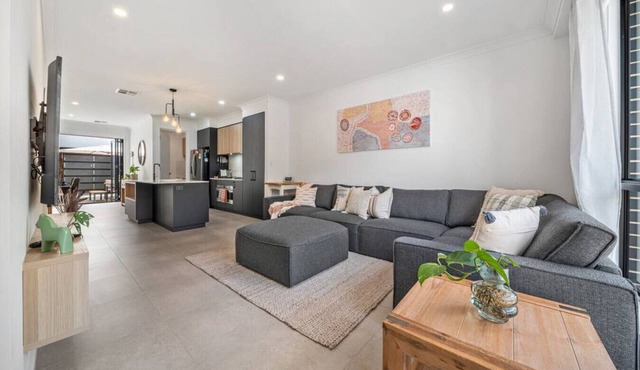 Urban Soul—Modern Parklands Stay with Courtyard