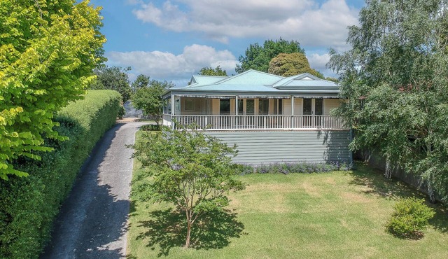 Views on Montpellier in Yarra Ranges