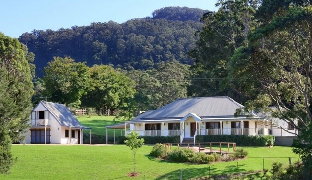 Views, Pool, Spa, Luxury Comforts in Upper Kangaroo River