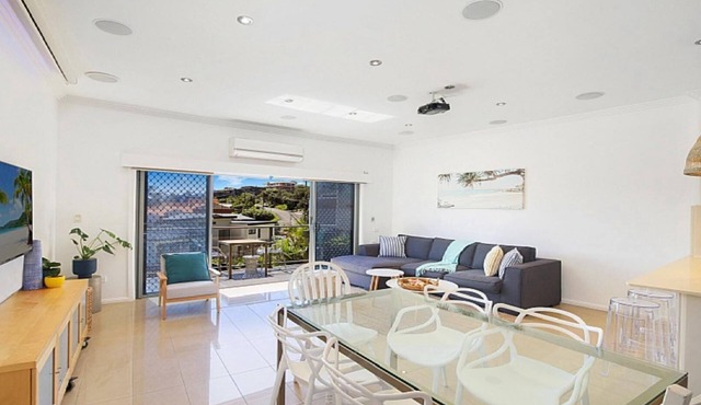 VILA AZUL | Short walk to beach , WIFI | Accom Holidays