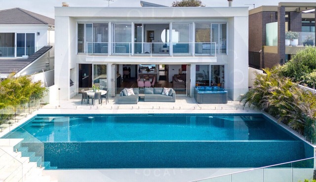 Villa Lola: The Epitome of Style and Sophistication