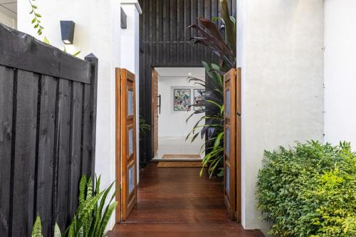 Vogue Design Footpath to the beach