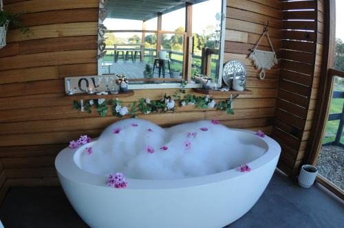 Wagtail Nest Country Retreat - Longford Vic 3851