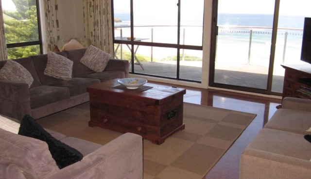 Waikiki Sands