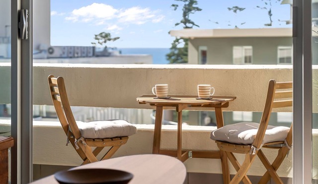 Water View Coastal Loft in Manly Pool Access