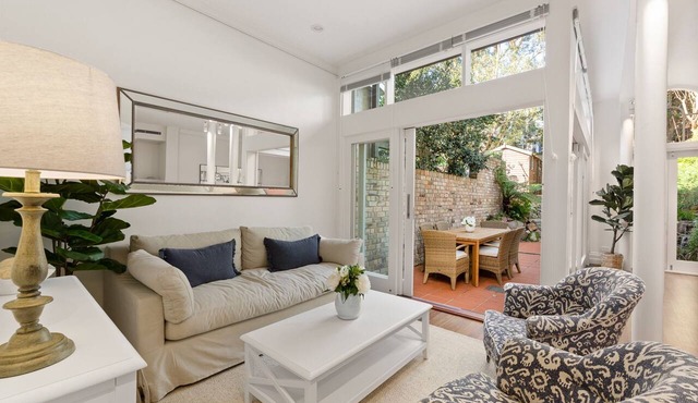 Waterfall Garden 3-Bed Home McMahons Point in McMahons Point