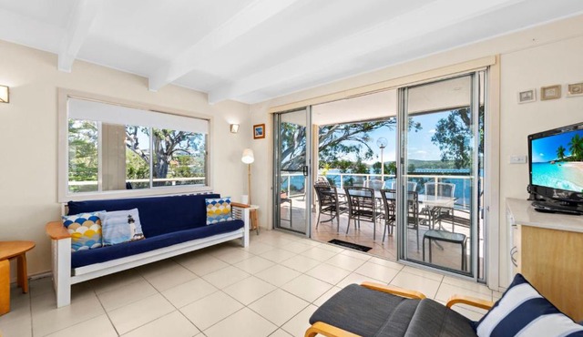 Waterfront Apartment - Soldiers Point