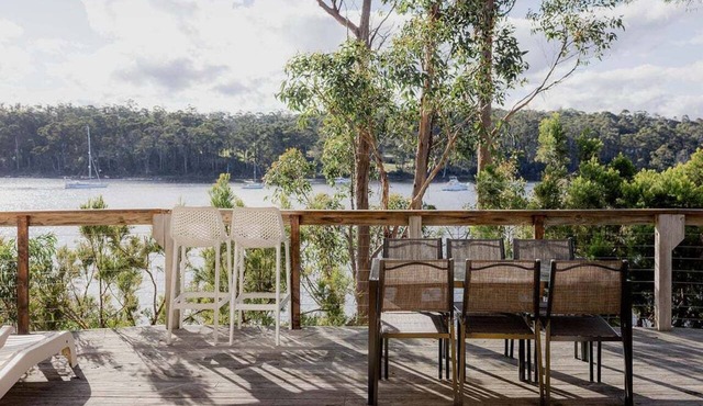 Waterfront at Eggs and Bacon Bay "theshack@84" in Huon Valley