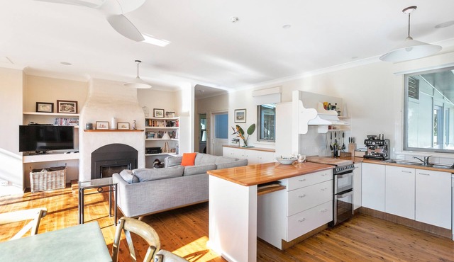 Waterfront Mossy Point Escape - Pet Friendly, Disabled Access, WIFI Inc. in Mossy Point