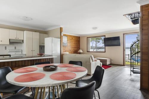 Waters Edge - Belle Escapes Jervis Bay