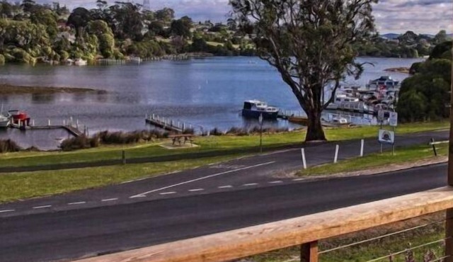 Waterside Unit 6 Mallacoota in Mallacoota