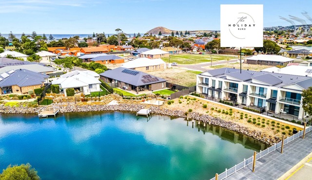 Waterside Victor Harbor in Victor Harbor