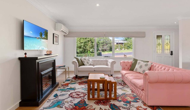Welcome Mat | Wenworth Falls Garden Retreat House in Wentworth Falls