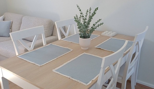 Welcome to your perfect coastal escape in the heart of Mindarie.