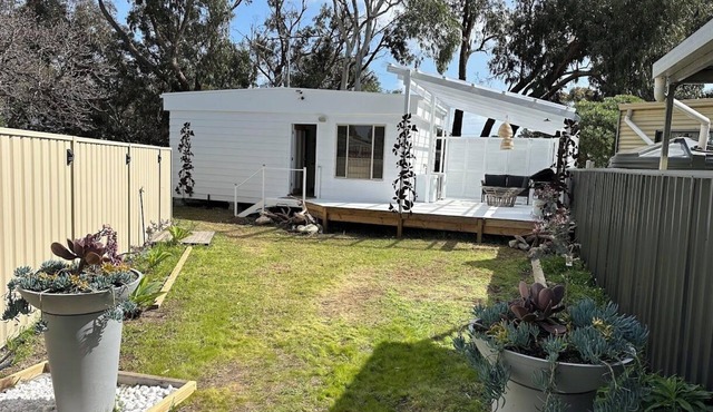 White Pebbles 1 Queen Bedroom 1 bathroom Free WiFi. Pet Friendly