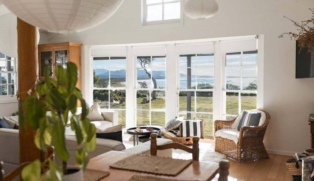 White Shell Cottage | Ocean at your front door