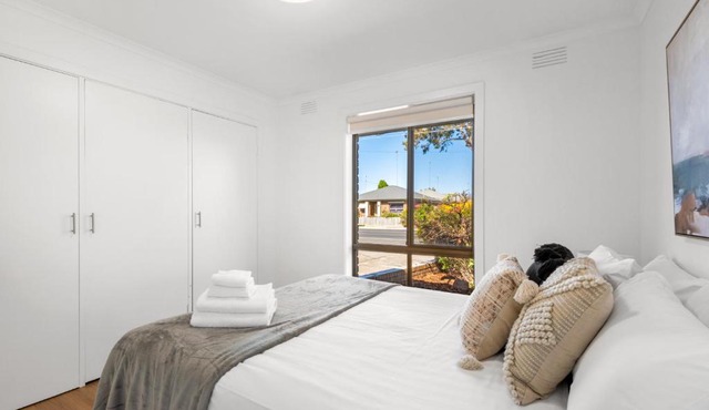 Wilson Executive by Geelong Short & Long Stays
