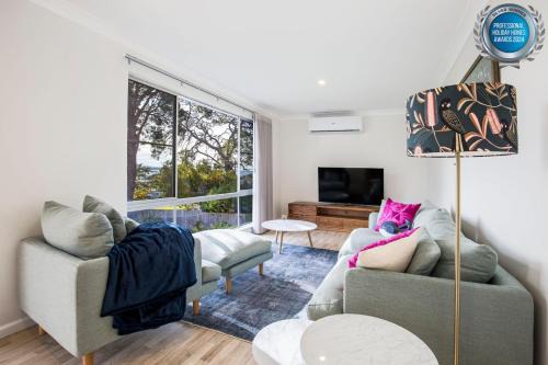 WindanSea Cottage Pet Friendly Ocean Glimpses