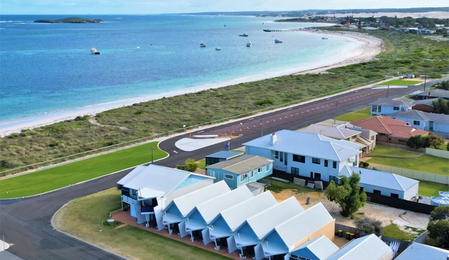 Windsurfer Beach Chalet 2 - No Frills holiday vibe in Lancelin