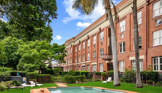 Woolstore Riverfront Apartments Teneriffe in Brisbane