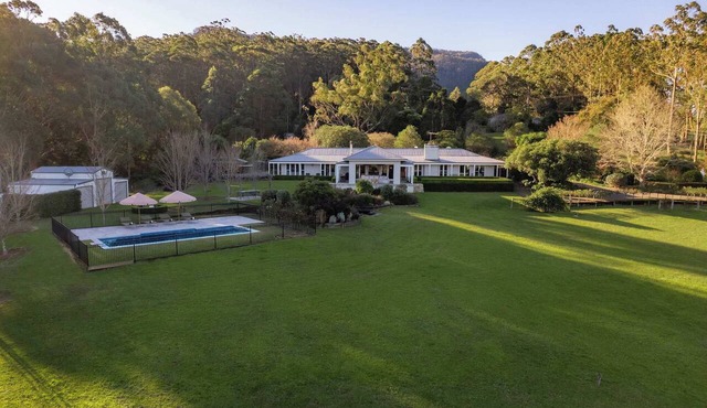 'Wychwood'- English Garden Estate with Pool in Upper Kangaroo River