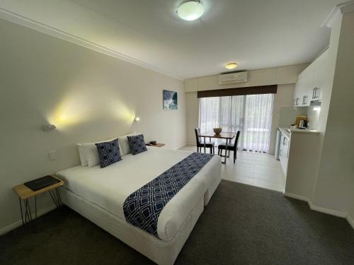 Margarets Beach Resort 