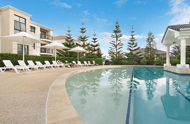The Sands 2/20 Pacific Parade Opposite beach plus Air in Yamba