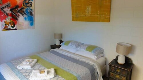 Vatu Sanctuary - The Kingfisher (2 bedroom with direct access to the pool)