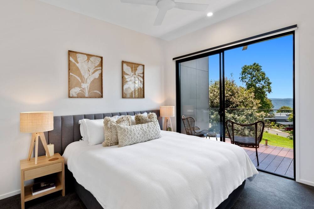 Booroobin Apartment | Luxury One Bedroom Villa